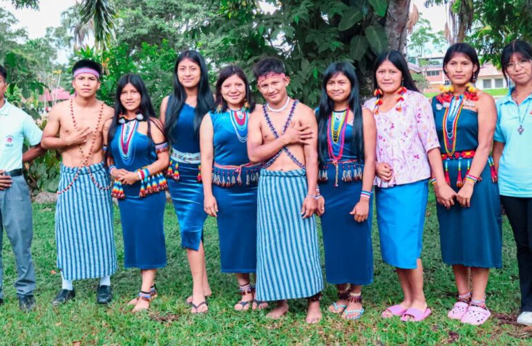 photo_5080422351383932503_y