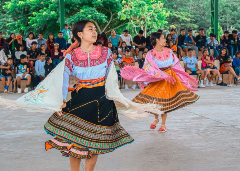 photo_5080466812885381349_y