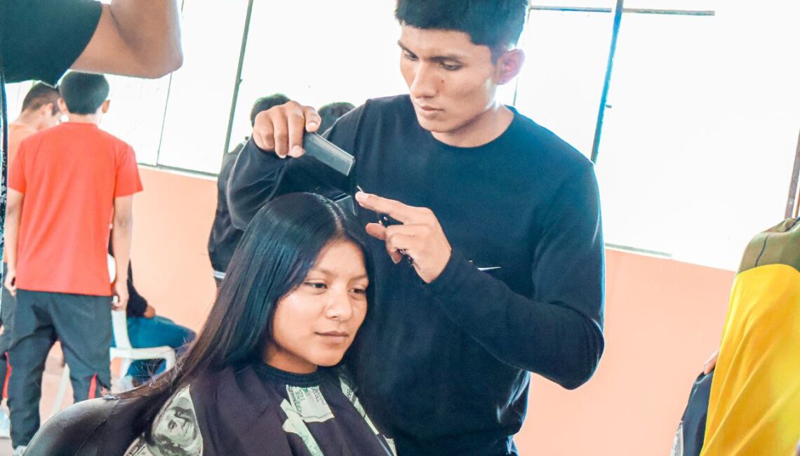 photo_5125641369099021951_y