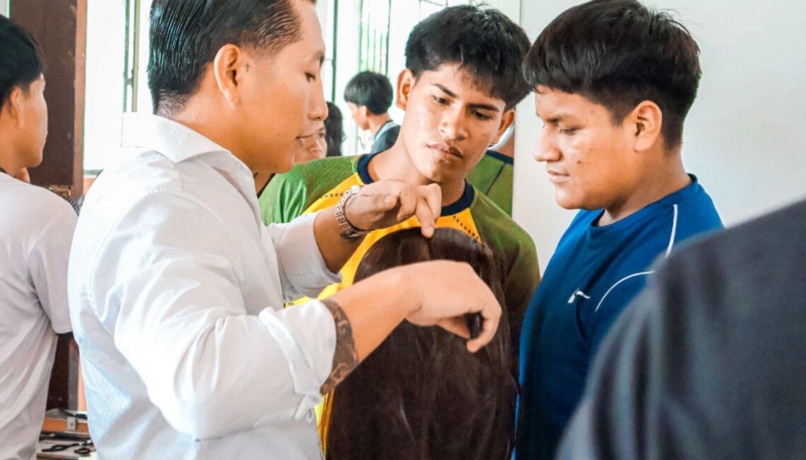 photo_5125641369099021953_y